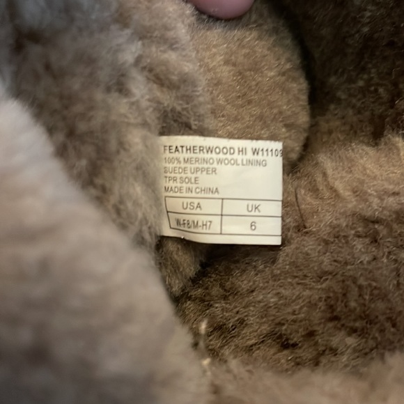 EUC EMU Featherwood Hi Tall Boots Mushroom Wool lining 8 - Picture 7 of 7